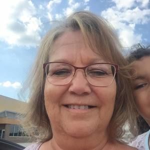 Meet your Posher, Debbie